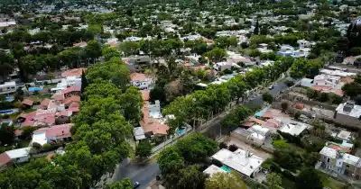El barrio de San Juan donde nadie tenía llaves: la postal que resiste hace 80 años