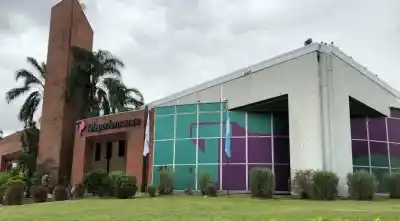 Robó una moto a plena luz del día y las cámaras captaron un detalle que lo delató