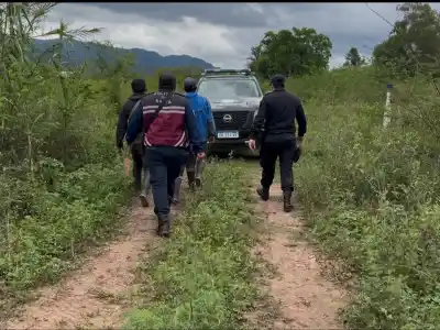 Los sorprendieron cortando caños de Refinor: llevaban una herramienta que los delató