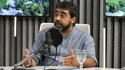 Amenazas en baños de colegios: un experto revela la peligrosa “naturalización” que impacta a los jóvenes