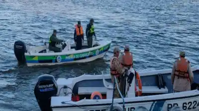 Salieron a caballo a salvar el ganado de la crecida y el agua se los tragó en una isla de Corrientes