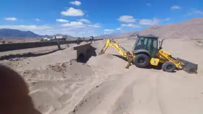 Ruta 60: entre La Troya y Fiambalá hay operarios en la calzada y piden un cambio de actitud al volante