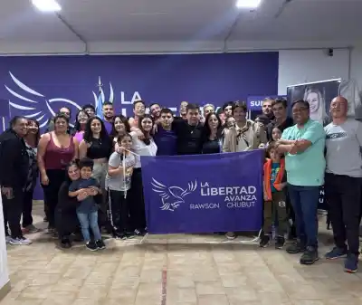 La Libertad Avanza elige Comodoro para su cumbre: quiénes llegan y qué se juega el espacio