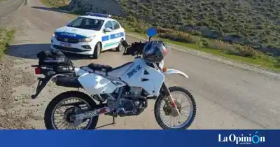 Una conductora de 80 años y un motociclista de 70 chocaron en la bajada de Los Palitos
