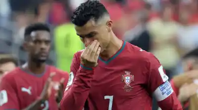 Calentó media hora, no entró y se fue: el castigo que le cayó a Cristiano Ronaldo