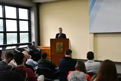 En Lomas de Zamora, la UNLZ abrió el debate con una advertencia sobre las universidades