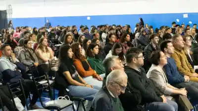 Viedma reunió a 500 personas y cuatro atletas locales contaron lo que nadie les había preguntado