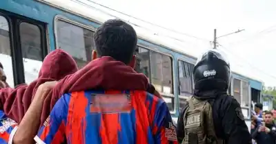 Un proyectil entró por el tragaluz en pleno partido: el relato del capitán que hizo estallar el escándalo en el Barrio Cabot