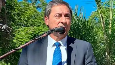 Un mensaje especial del gobernador resonó en un emotivo acto: ¿Qué prometió a esta comunidad histórica?