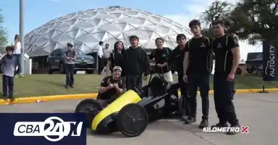Ocho estudiantes cordobeses armaron un auto eléctrico que llega a 40 km/h