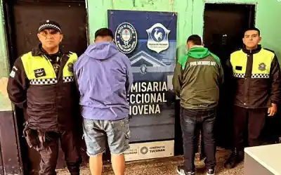 Tres hombres la amenazaron y quisieron entrar a su casa: la Policía llegó y dos terminaron aprehendidos