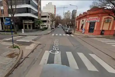 Paraná: el pozo en Cervantes que obligó a cortar la calle y destapar las cañerías