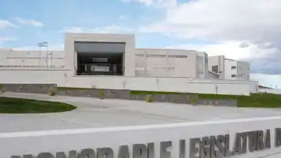 El bono de casi $1 millón que la Legislatura les prometió a sus empleados y todavía esperan