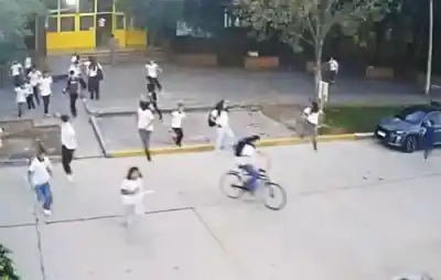 Atacaron al adolescente imputado por el tiroteo escolar: lo que sucedió en su celda dejó en alerta a la Justicia