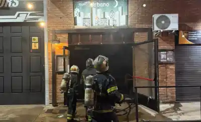 Se les incendió el teatro en plena madrugada y los vecinos dieron la alarma: qué encontraron al entrar