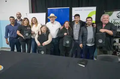 El intendente se sentó con cinco barrios del norte y escuchó lo que más les duele