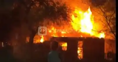 El fuego arrasó la casa de una familia conocida de Salta: los vecinos apuntan a una demora clave