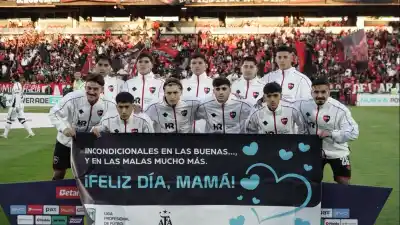 Newell's ganó con un Mazzantti imparable: los dos goles pasaron por sus pies