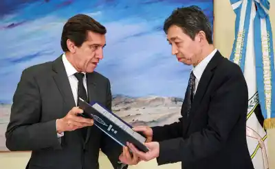 Jujuy recibió al embajador de Japón: la donación que llegó a los bomberos de Perico