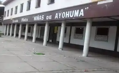 Encontraron algo dentro de un aula que cambió todo: la policía intervino de inmediato