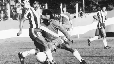 El día que un pibe de 15 años entró al banco y cambió la historia: qué pasó con Maradona en su debut