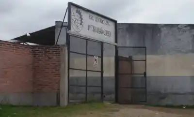 Una pelea escolar filmada por compañeros desató el caos: lo que hicieron dos adultos dejó a todos en shock