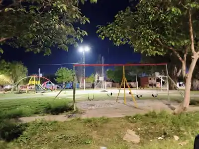 Discutió con dos motociclistas en la puerta de su casa y terminó con un balazo en la pierna