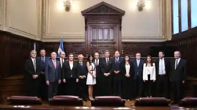 Cuatro listas, una pulseada por los jueces y el debut libertario que puede desordenar todo en San Juan