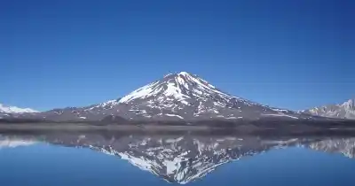 En la Laguna del Diamante encontraron construcciones incaicas: ahora quieren que todos sepan qué significan
