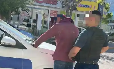 Le robó la sandwichera al consultorio, caminaba por el centro y lo frenaron