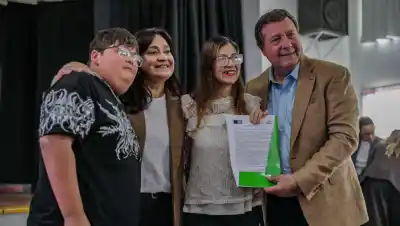 Sierra Grande sopló 123 velitas y Weretilneck prometió que "hay futuro"