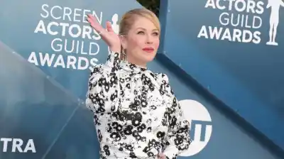 Christina Applegate rompió en llanto: los médicos se equivocaron con su diagnóstico