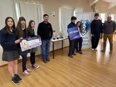 Tres alumnas de Bariloche programaron un videojuego que pone a prueba cómo se mueve la ciudad con discapacidad