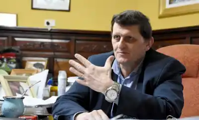 Safrán salió a cruzar a la CEM y mostró el número que desarma el relato