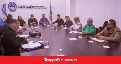 Santa Cruz: los docentes técnicos apuran una reunión clave y el número que llevan a la mesa