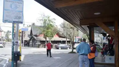 El estacionamiento en Bariloche cambia de app: la deuda que ahora te puede costar una jornada entera