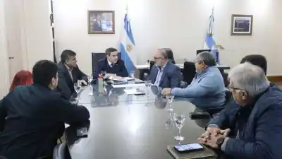 Camiones cisterna y un operativo especial: los hospitales que no tendrán agua