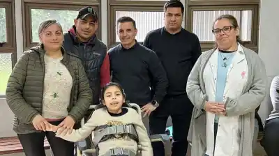 Dos nenes del Avellaneda esperaban algo clave: qué les entregaron para su día a día
