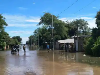 El Paraná no da tregua en Itatí: el número que marca el puerto y las calles que ya no se pueden usar