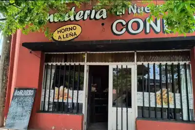 Entró como un cliente más, pero cuando llegó el momento de pagar la panadería cambió de dueño