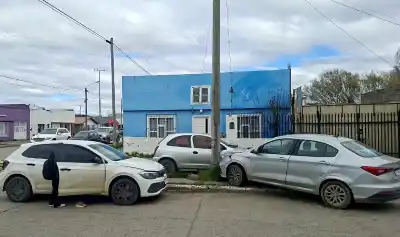 Chocaron dos autos en una esquina céntrica y un nene de 10 años terminó internado