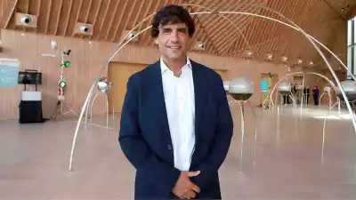 Lacunza habló en Neuquén y dejó una frase que incomoda al Gobierno: "Hay que agarrar la pala"
