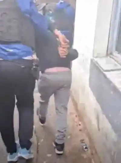 Lo esperaban para meterlo preso y lo encontraron en un barrio de Comodoro