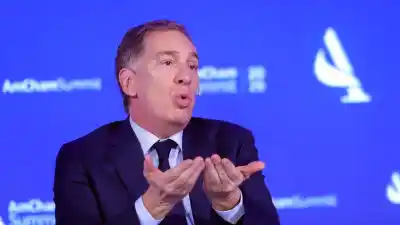Le llueven multas de $100.000 por día y Santilli salió a pelear en la Justicia