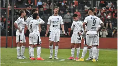 Colón dejó pasar una chance de oro y ahora la tabla le juega en contra