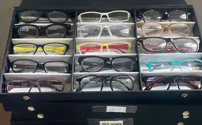 Promocionaban consultas de ojos en redes y cobraban: quiénes estaban adentro cuando entraron a controlar