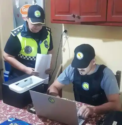 Allanaron viviendas tras amenazas de tiroteo en un colegio: lo que encontraron los investigadores