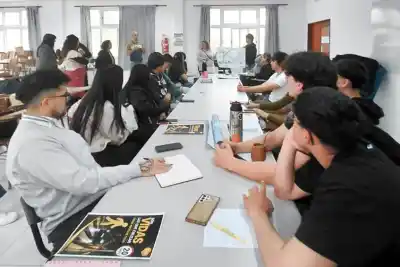 Alumnos neuquinos salieron a caminar las calles de sus escuelas: lo que anotaron preocupa
