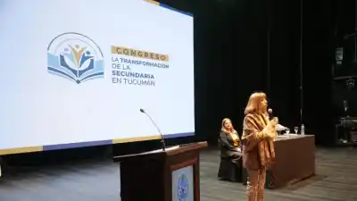 1.400 docentes y alumnos en Tucumán debaten el futuro del secundario: qué se discute en las tres sedes