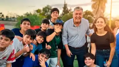 El intendente recorrió un barrio y lo que dejó hecho sorprendió a todos